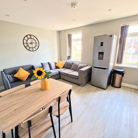 Central Reading Modern 3Br Flat - Walk To Station And High Street ภายนอก รูปภาพ