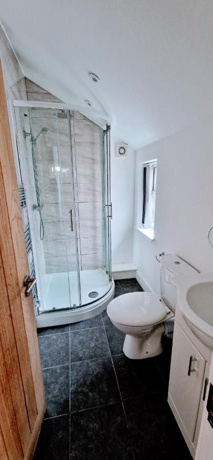 Central Reading Modern 3Br Flat - Walk To Station And High Street ภายนอก รูปภาพ