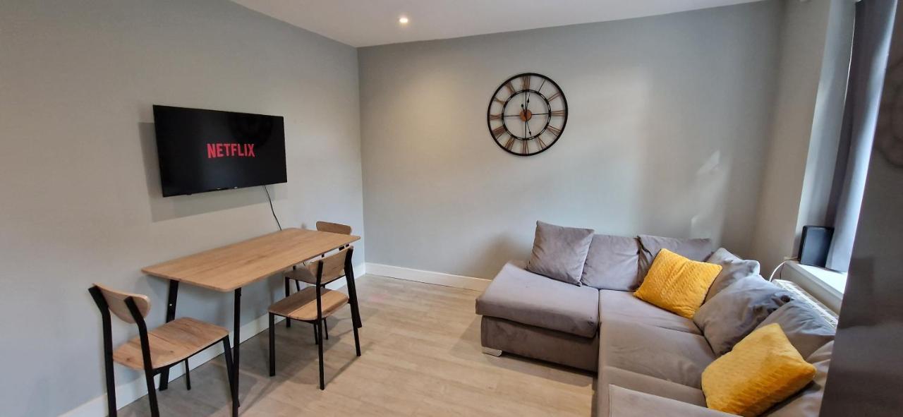 Central Reading Modern 3Br Flat - Walk To Station And High Street ภายนอก รูปภาพ