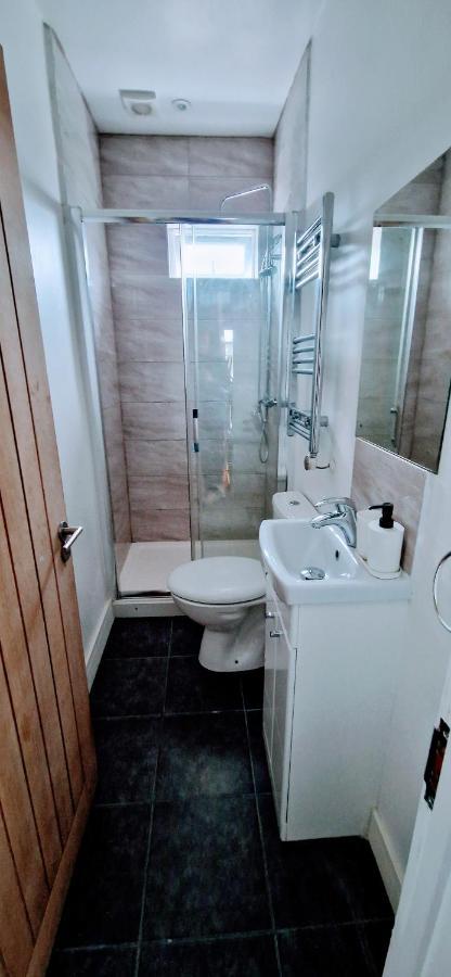 Central Reading Modern 3Br Flat - Walk To Station And High Street ภายนอก รูปภาพ