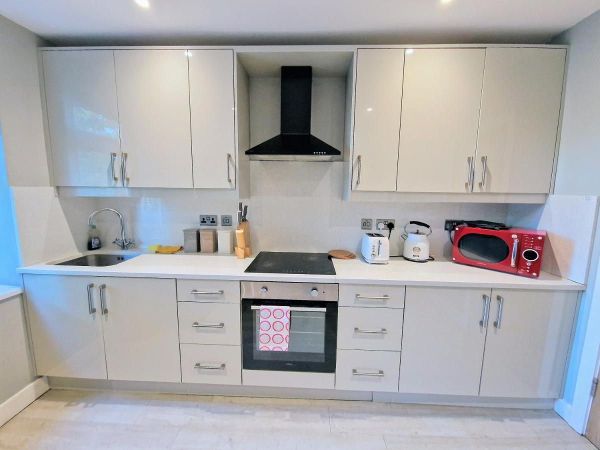 Central Reading Modern 3Br Flat - Walk To Station And High Street ภายนอก รูปภาพ